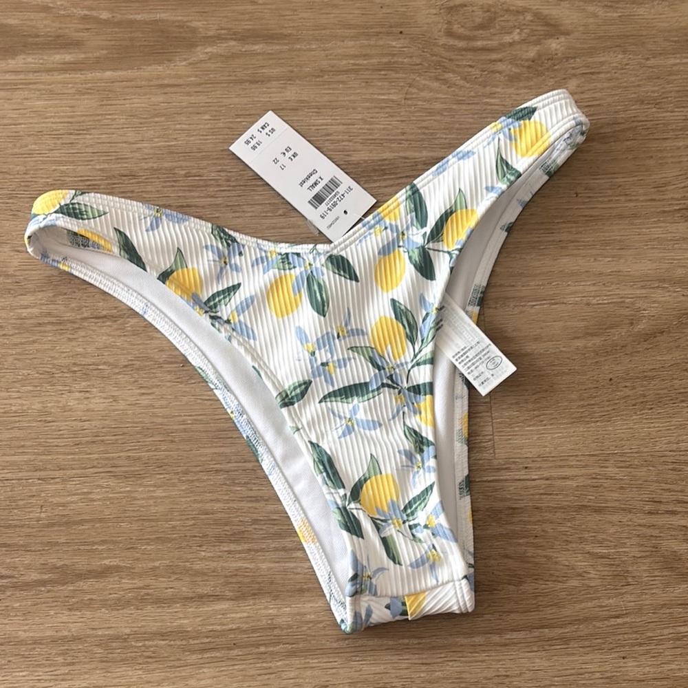 NWT Hollister Lemon Print Bikini Bottom